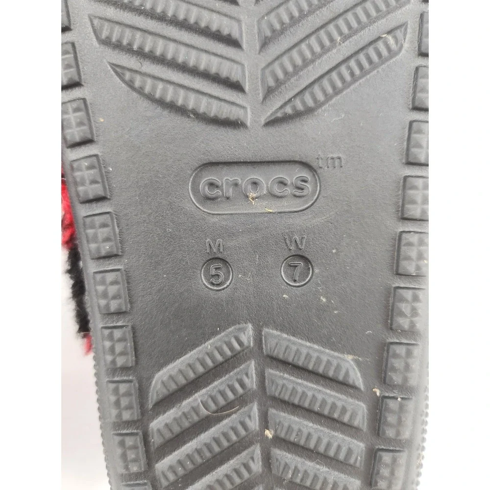 Crocs Classic Cozzzy Sandal Mens 5 Womens 7 Red Black Buffalo Check Plaid 210694